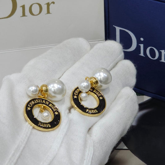 BOUCLES D’OREILLES DIOR CD