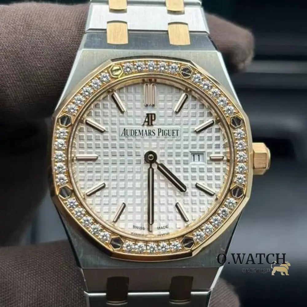 Audemars Piguet Royal Oak – Bicolore avec Lunette Sertie de Diamants