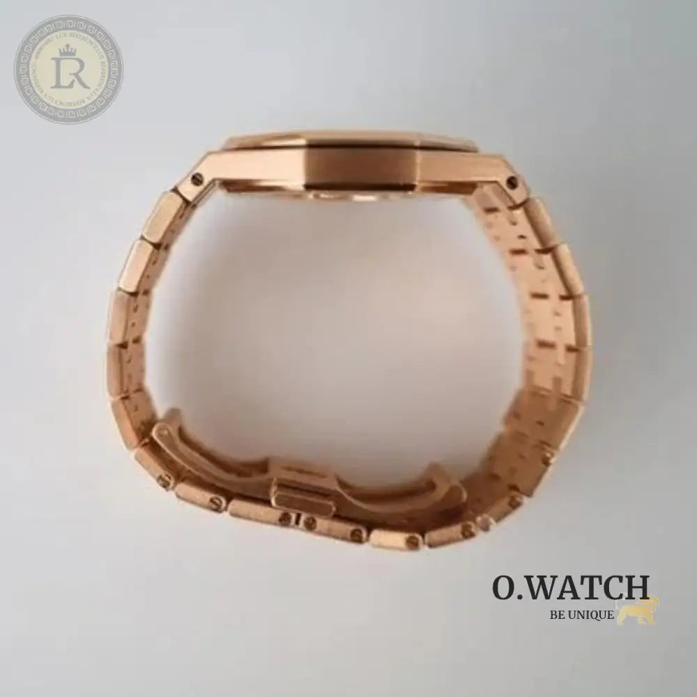 Audemars Piguet Royal Oak Selfwinding cadran bleu sertie de diamants.