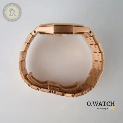 Audemars Piguet Royal Oak Selfwinding cadran bleu sertie de diamants.