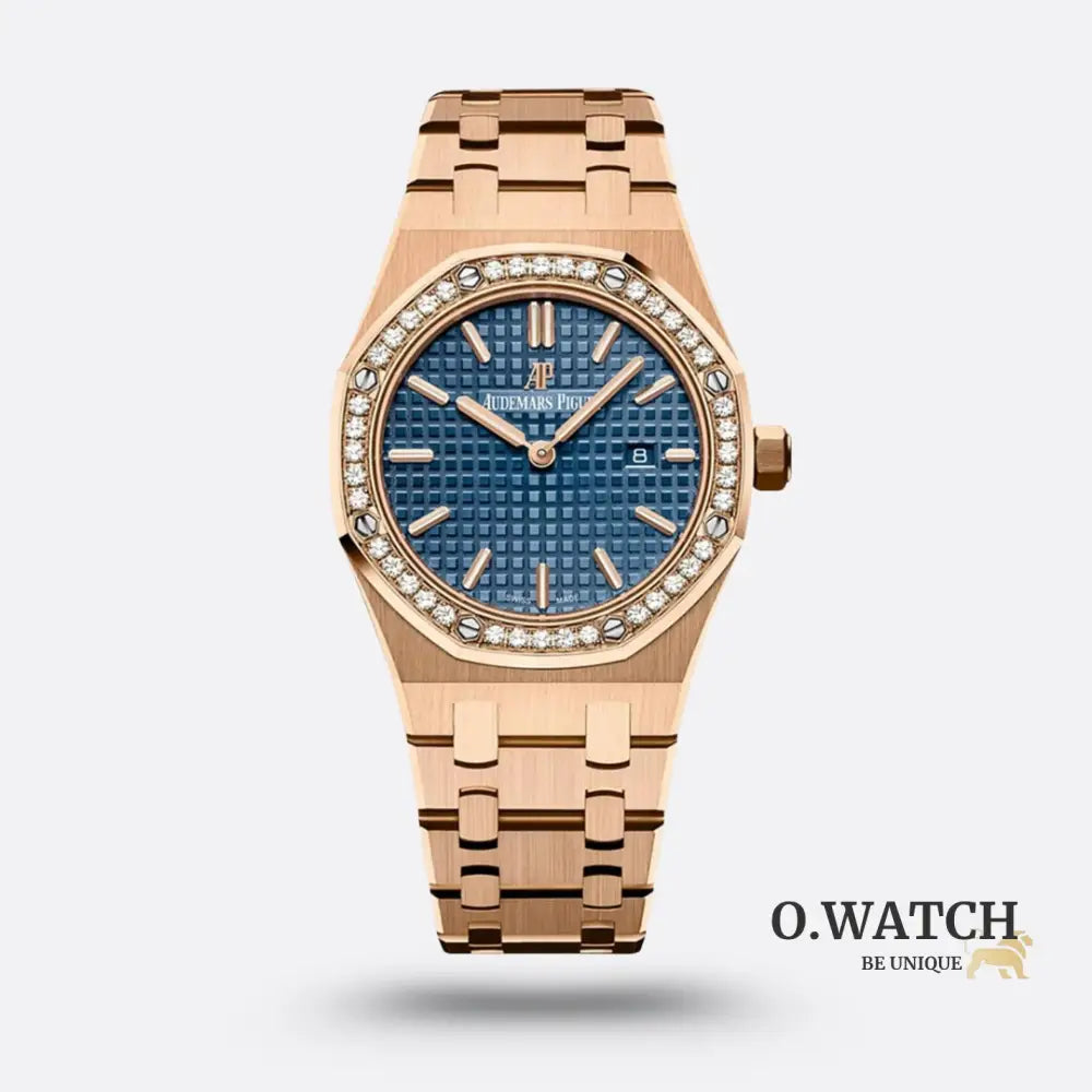 Audemars Piguet Royal Oak Selfwinding cadran bleu sertie de diamants.