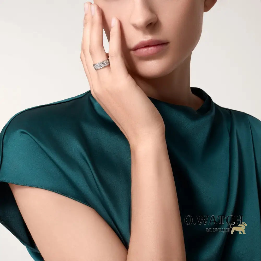 BAGUE CARTIER LOVE MODÈLE CLASSIQUE PAVÉE 6 DIAMANTS WHITE GOLD bague