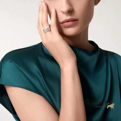 BAGUE CARTIER LOVE MODÈLE CLASSIQUE PAVÉE 6 DIAMANTS WHITE GOLD bague