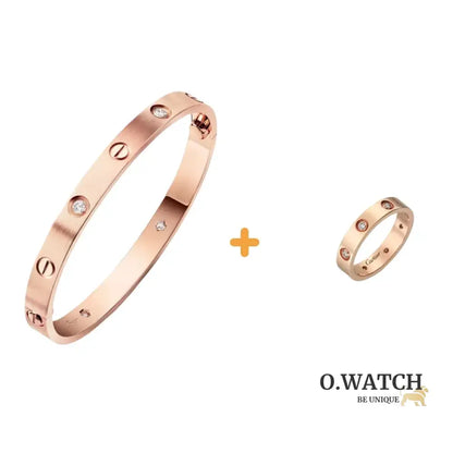 Ensemble deux pièces de la collection LOVE: un bracelet serti de 4 diamants et une bague sertie de 8 diamants. Bracelet